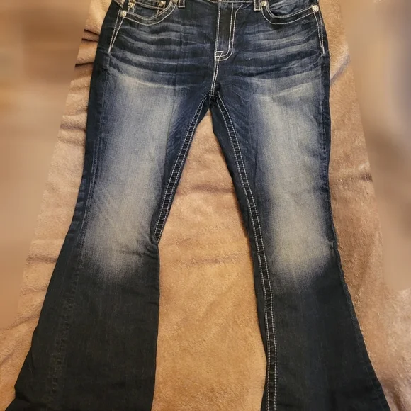 Miss Me, Rhinestone Back Pocket Bling Bootcut Jeans, Size 32, Inseam Approx. 29" - Picture 3 of 8